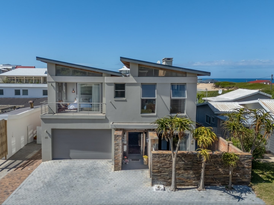 4 Bedroom Property for Sale in Buffalo Bay Western Cape
